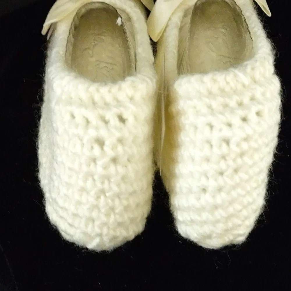 NWT Ben Berger Hand Crocheted Cream Slippers - Picture 4 of 6
